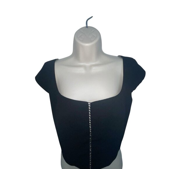 Item... VINTAGE USA? Women's Size 6 Cropped Black Ladder Cutout Zip Back Blouse - Picture 4 of 12